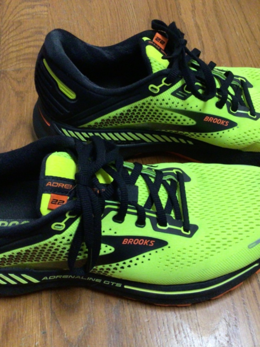 Gently worn Men’s Brooks Adrenaline GTS 22 Size 9.5 - Picture 3 of 7